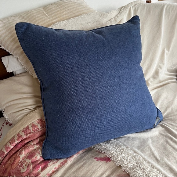 Ryan Studio Chevron Pillow Size 21” x 21” - Picture 2 of 4